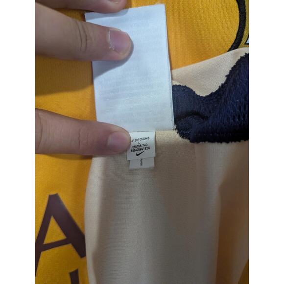 Barcelona Messi 2015/16 Away Jersey Men’s Large Yellow Red Shirt - Picture 4 of 4